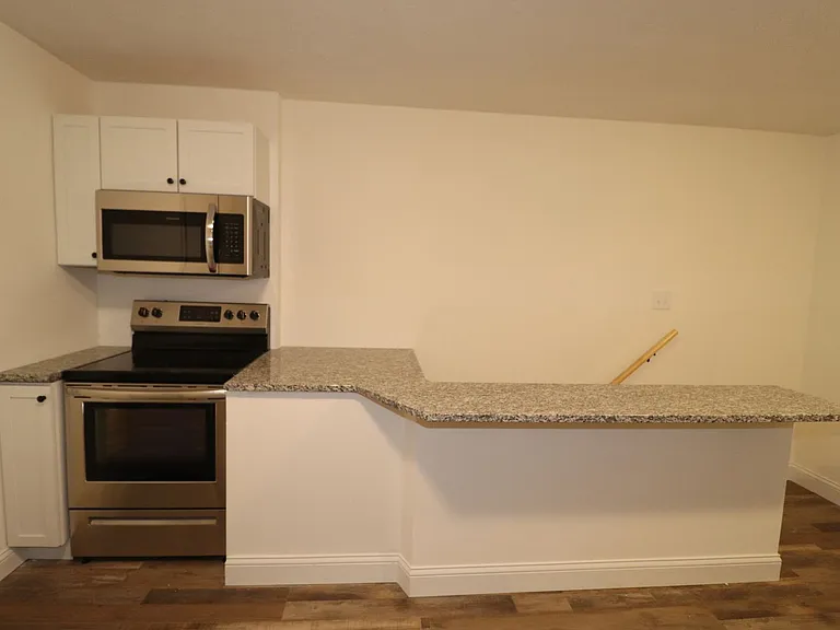 517 Maple St — Photo 16