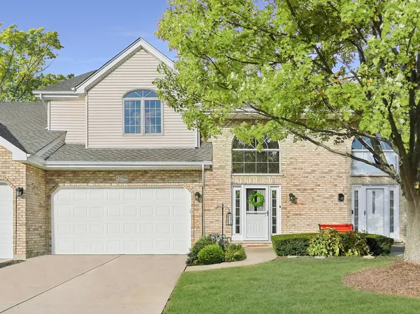 12794 Marian Dr, Lemont, IL 60439