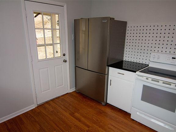 5th image of 31 Medford St