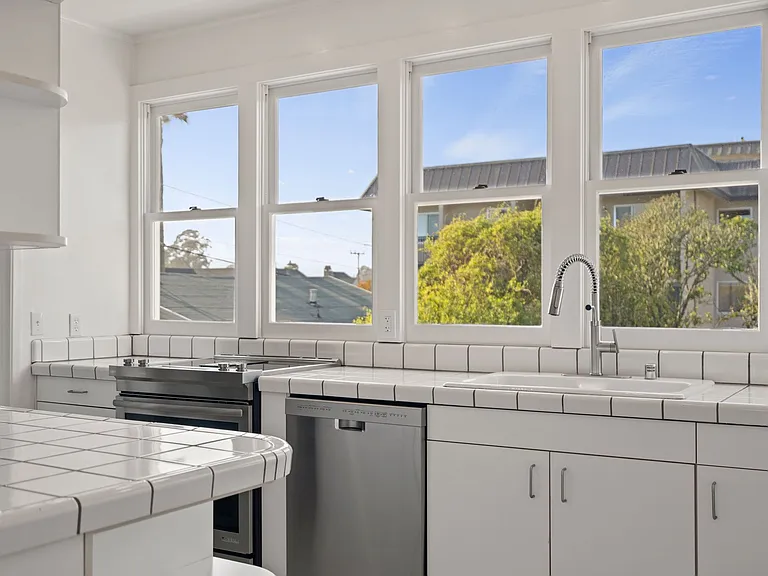 1703 E Cliff Dr #4 — Photo 10