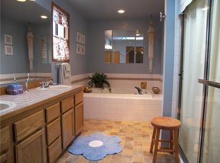 4909 NE 21st St, Renton, WA 98059