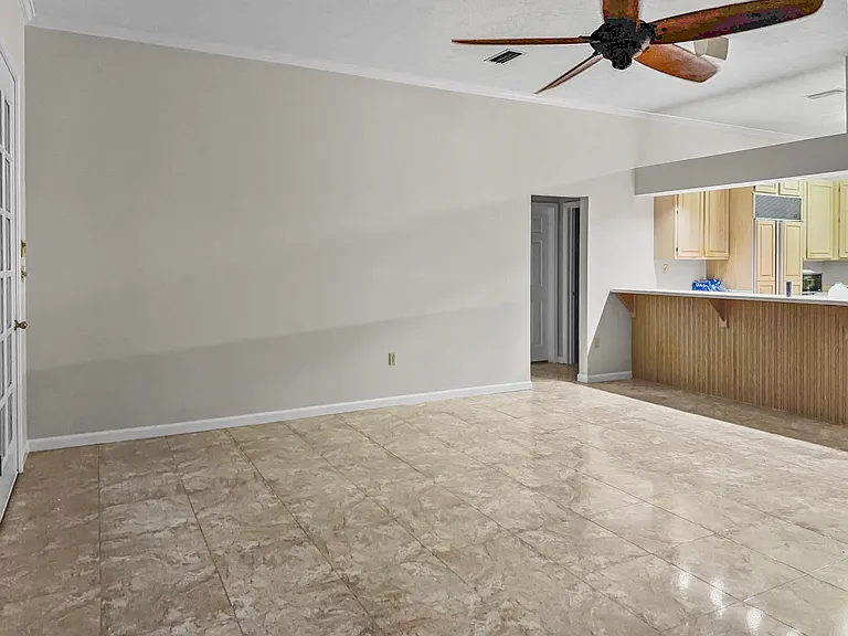 216 Sundial St — Photo 13