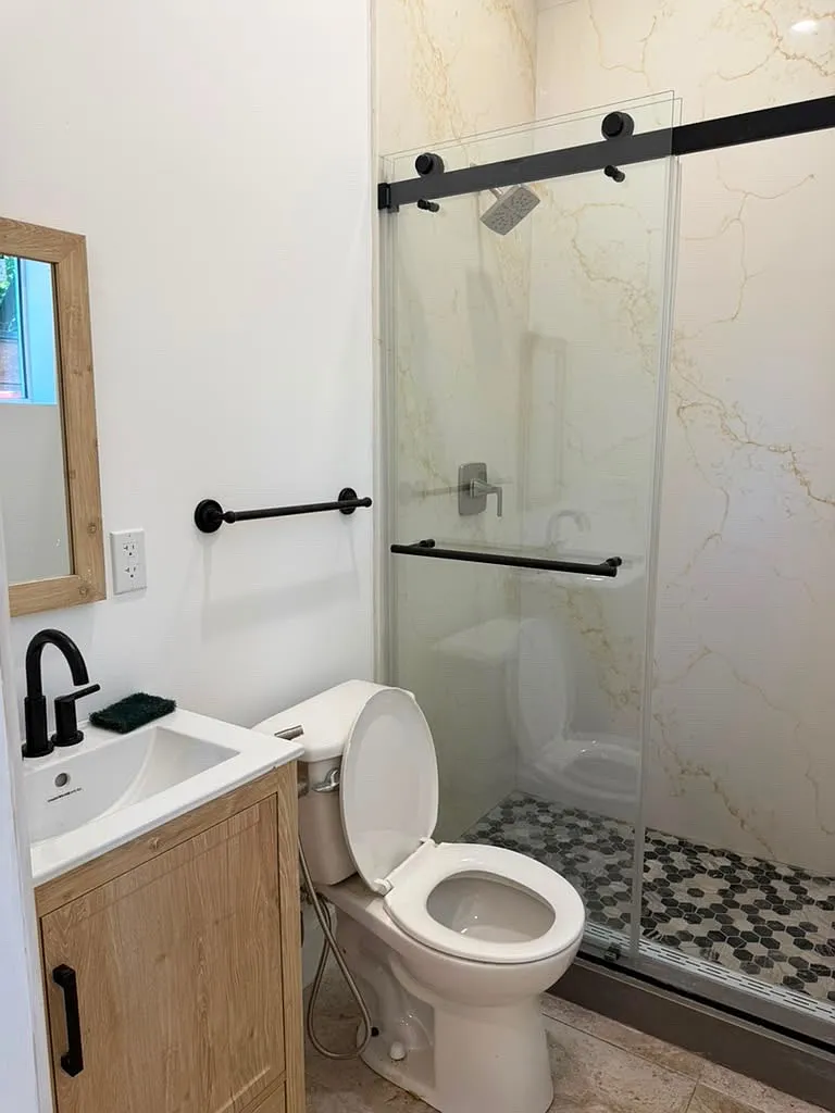 3 bed, 2.5 bath, 1200 sqft, $4,000 — Photo 3