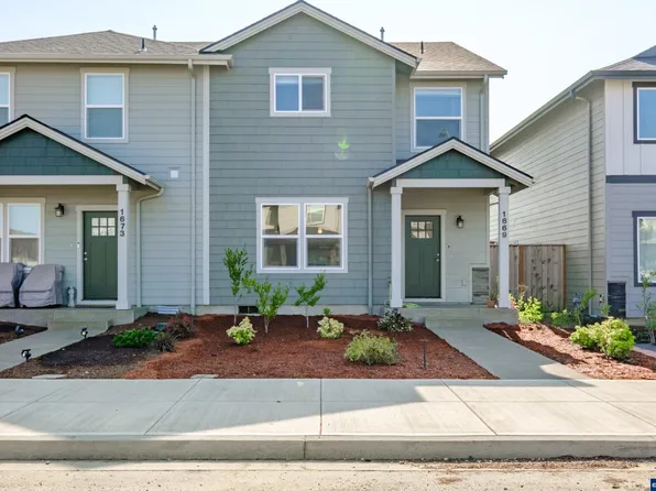 1669 SE Barberry Ave, Dallas, OR 97338