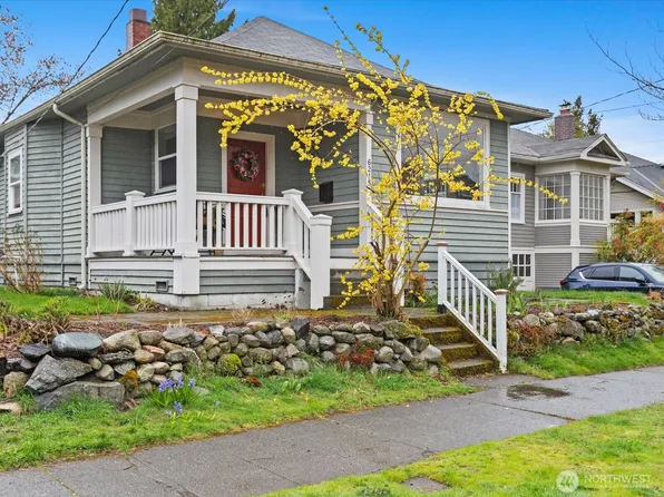 6215 Woodlawn Avenue N, Seattle, WA 98103