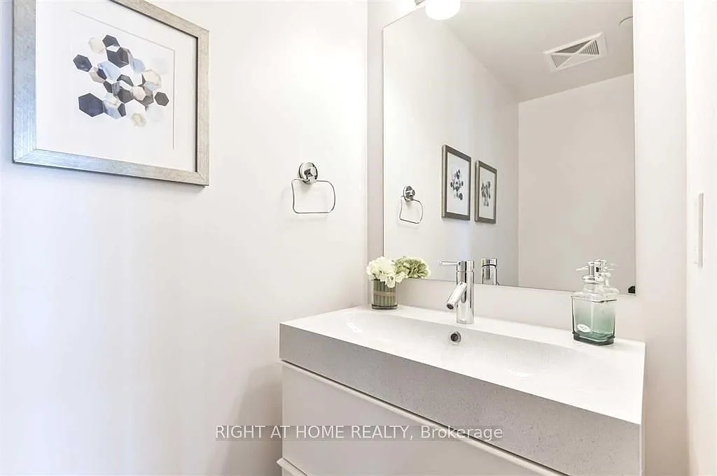 Building Photo - 5162 Yonge St #2615