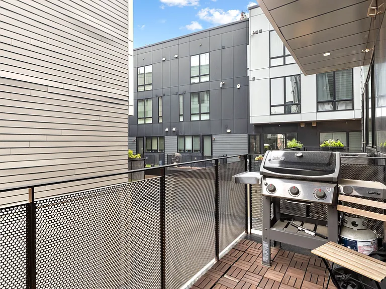 602 N 5th St #2 — Photo 8