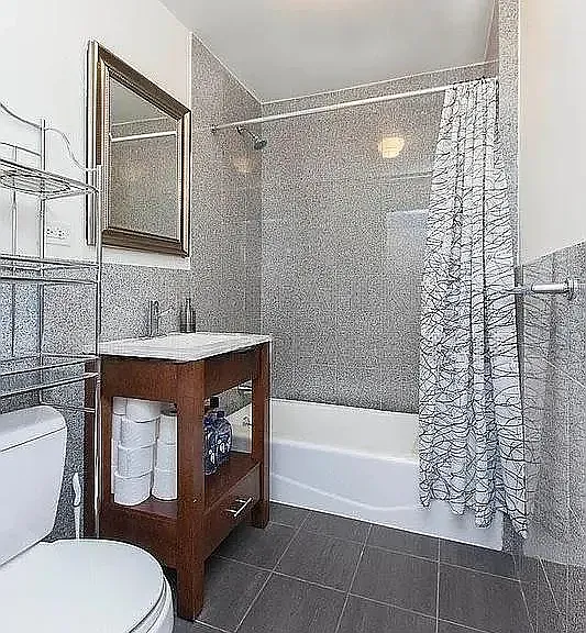 25-27 Astoria Blvd S #4B — Photo 3
