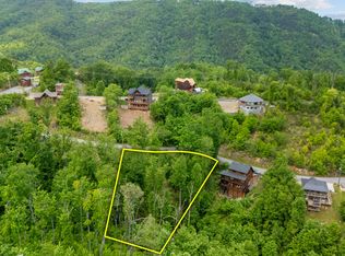926 Chestnut Dr, Gatlinburg, TN 37738
