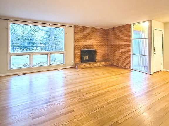 5th image of 8305 Fort Foote Rd