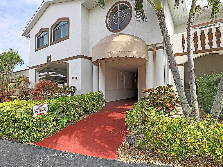 11921 Seabreeze Cove Ln — Photo 54