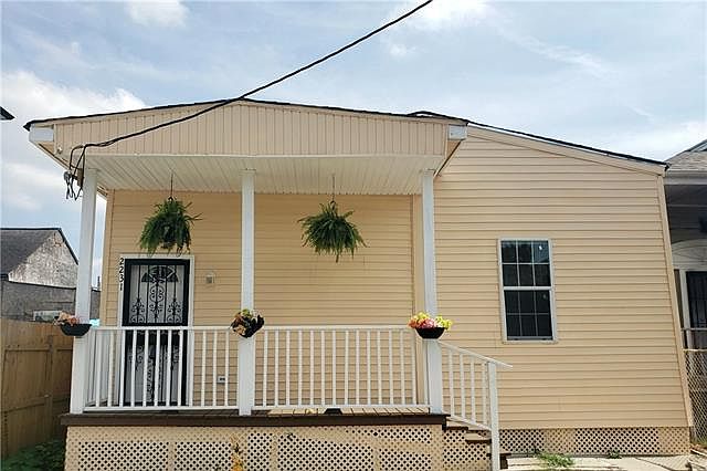 1st image of 2231 Amelia St