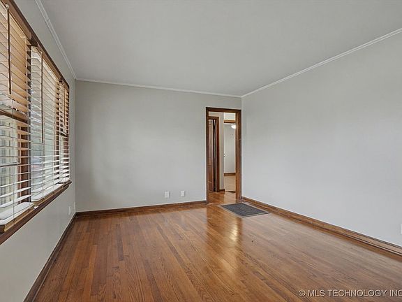 4th image of 4722 E Marshall St
