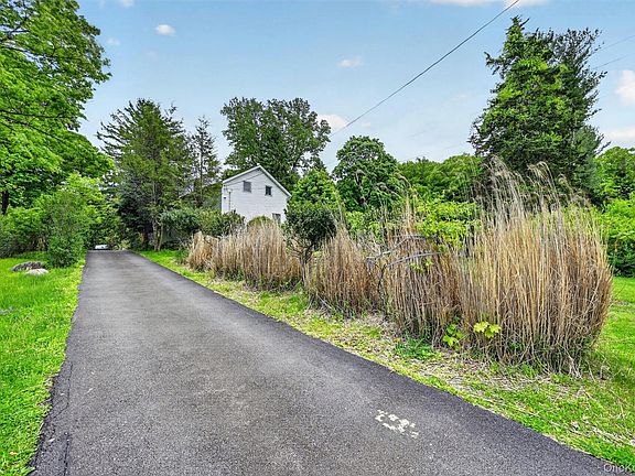 2nd image of 414 Buena Vista Road