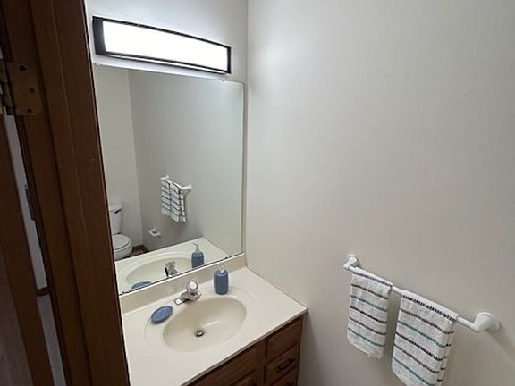 4th image of 1520 Hawk Cir Unit F