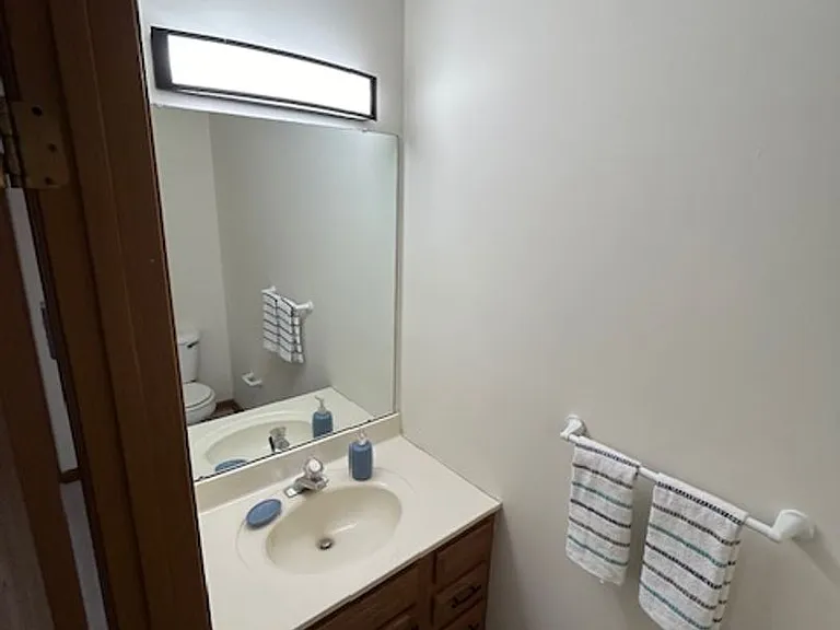 1520 Hawk Cir #F — Photo 4