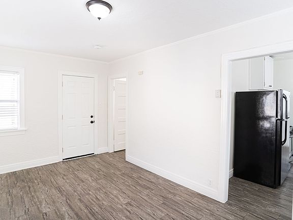 4th image of 1020 E 75th St #1020
