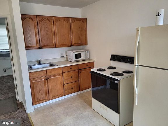 3rd image of 410 Franklin St APT 1