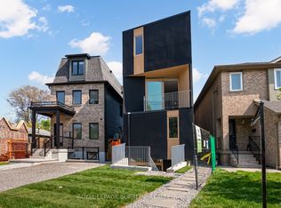 101 Bernice Cres #2, Toronto, ON M6N 1W7