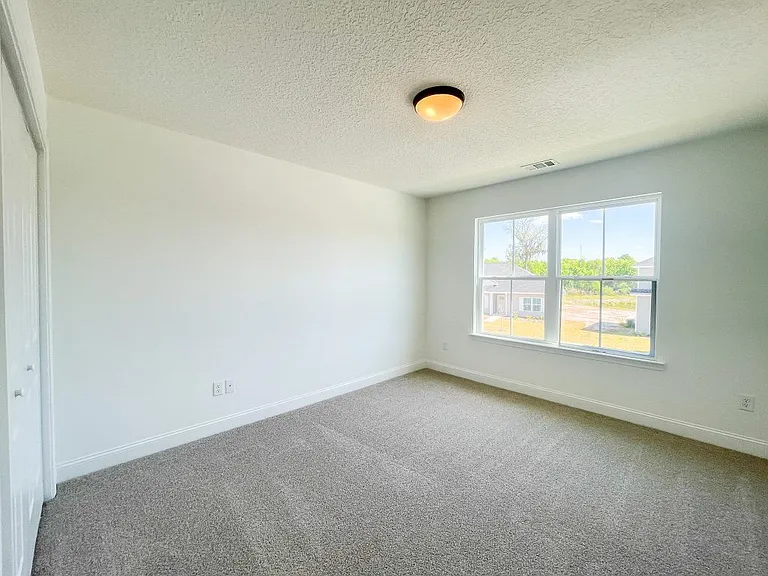 549 Meloney Dr — Photo 29