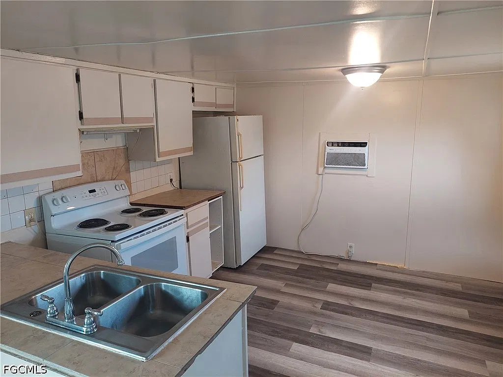 2 bed, 1.0 bath, 800 sqft, $795 — Photo 4
