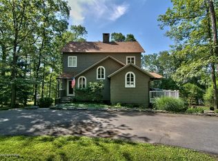 113 Haverhill Rd, Buck Hill Falls, PA 18323