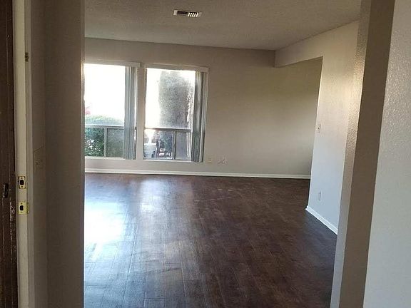 2nd image of 41895 Briarwood Ave