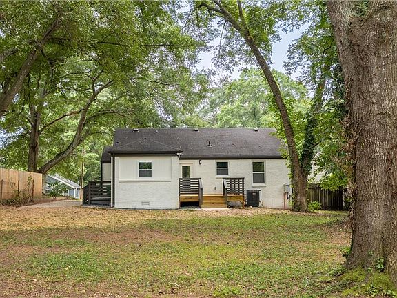 3rd image of 2712 Joyce Ave