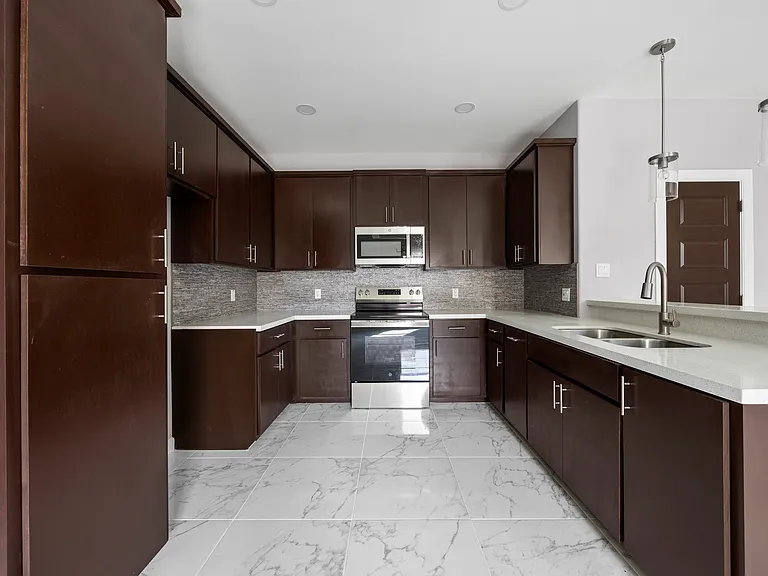 1305 E Daffodil Ave #D — Photo 7