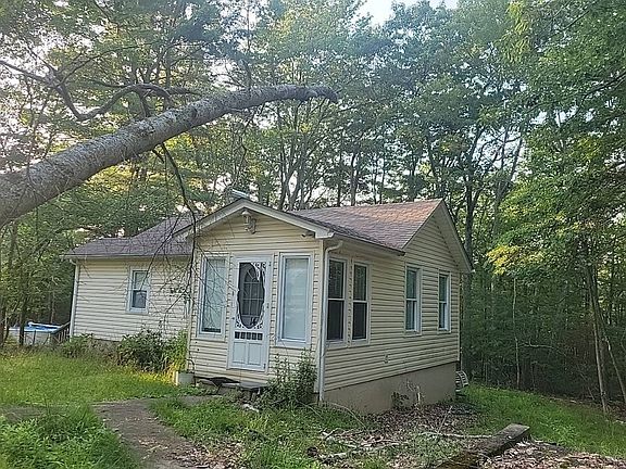 2nd image of 14 Brook Trl W