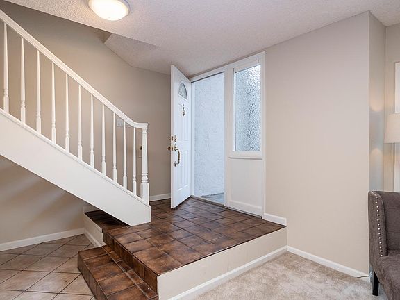 3rd image of 869 Erickson Ln