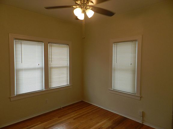3rd image of 219.5 15th Ave N