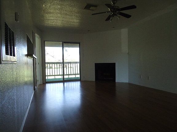 3rd image of 418 Garland Dr APT 212