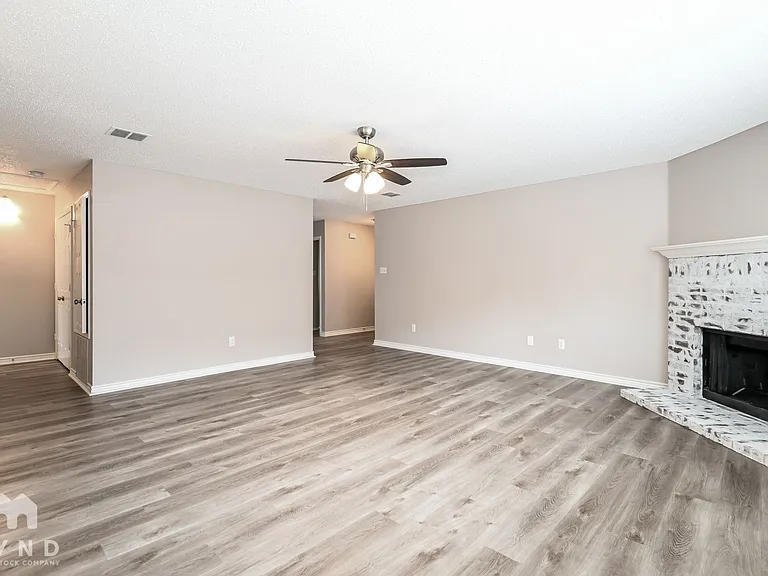 1120 Singletree Dr — Photo 7