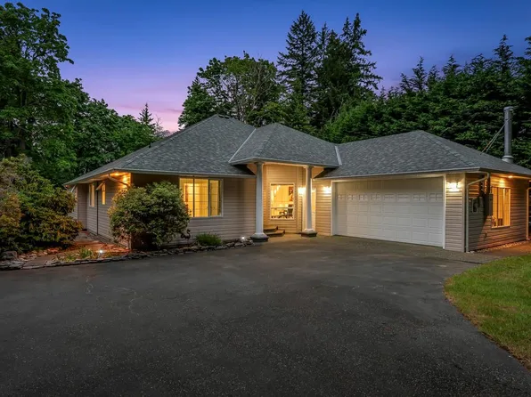 5888 Sea Terrace Rd, Comox Valley, BC V9J 1W1