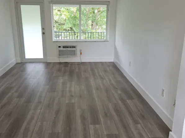 9005 NE 8th Ave APT 9, Miami, FL 33138