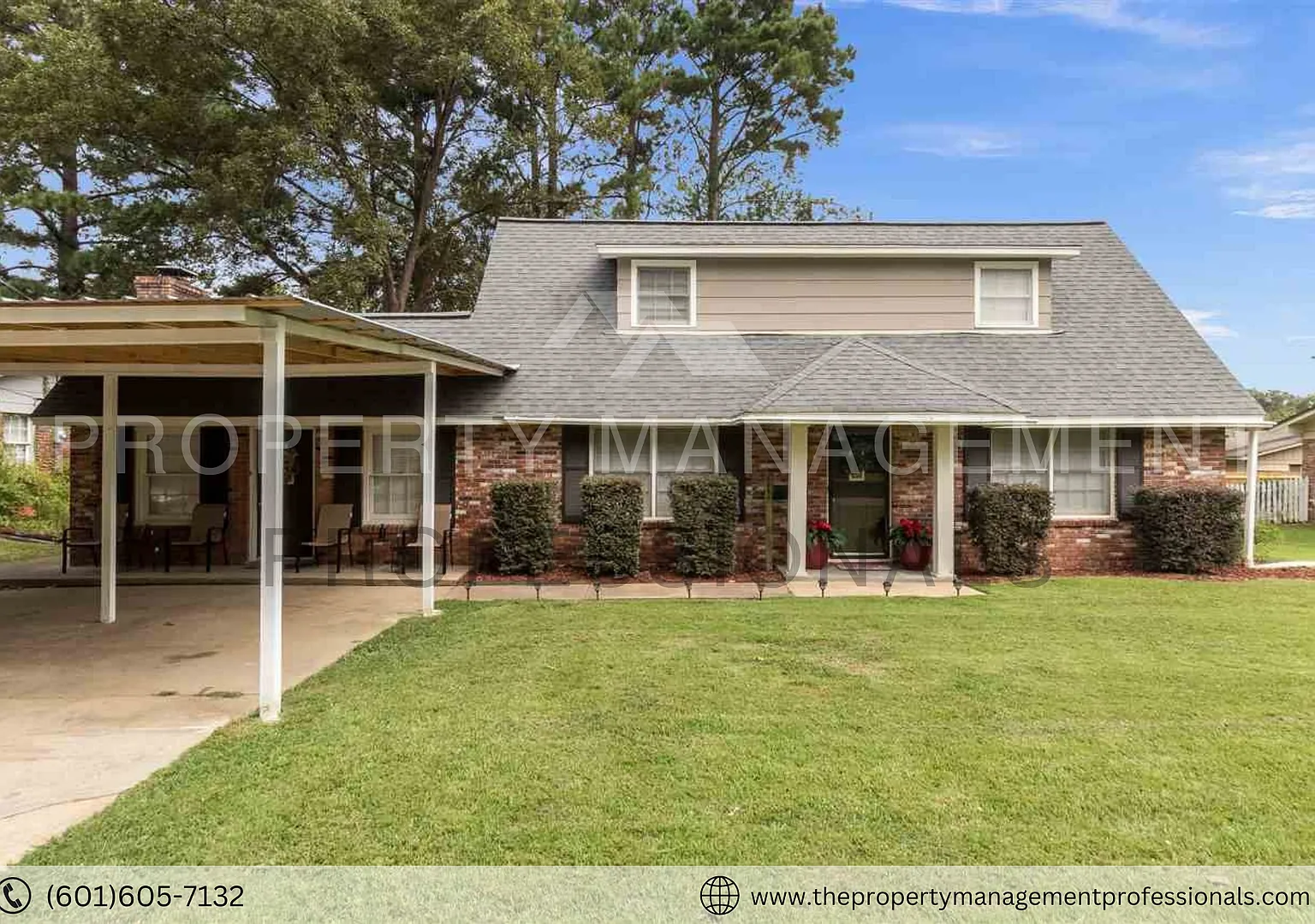 Spacious 4 bedroom home with a great backyard — Photo 4