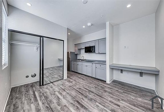 3rd image of 304 S Maryland Pkwy #11