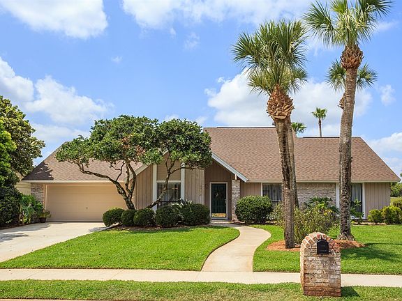 2nd image of 522 Sabal Trail Cir