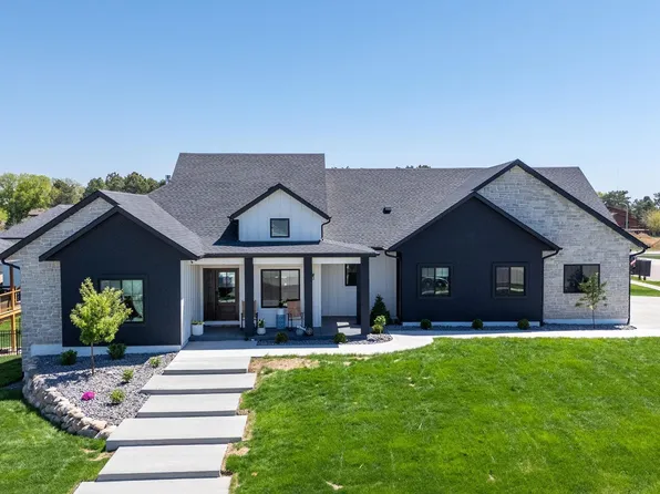 500 N Corsair Cir, Sioux Falls, SD 57110
