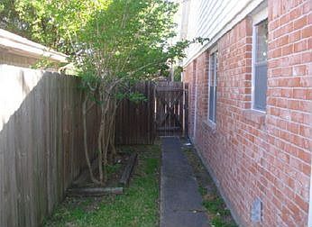 2nd image of 8907 Hendon Ln