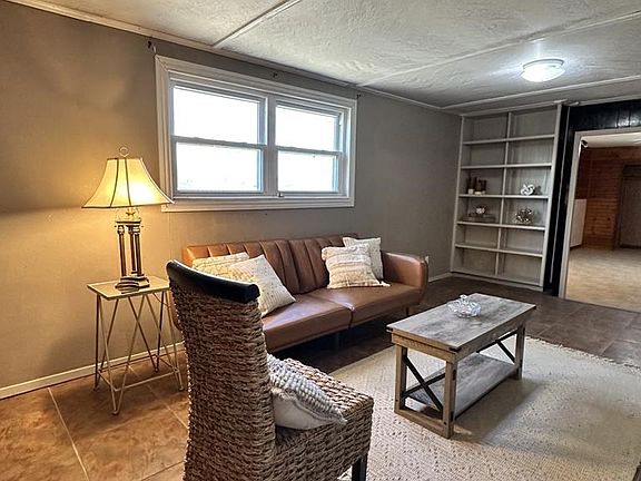 4th image of 708 N Rio St