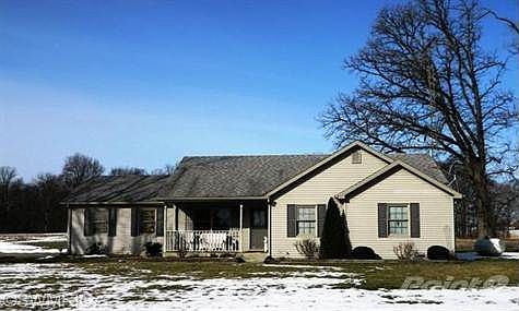 Well Maintained Ranch on 10 Acres.