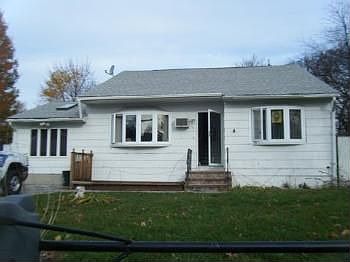 2nd image of 163 Sterling St