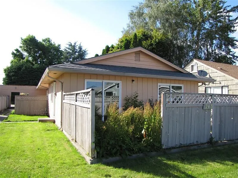 243 23rd Ave photo 1