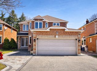 887 College Manor Dr, Newmarket, ON
