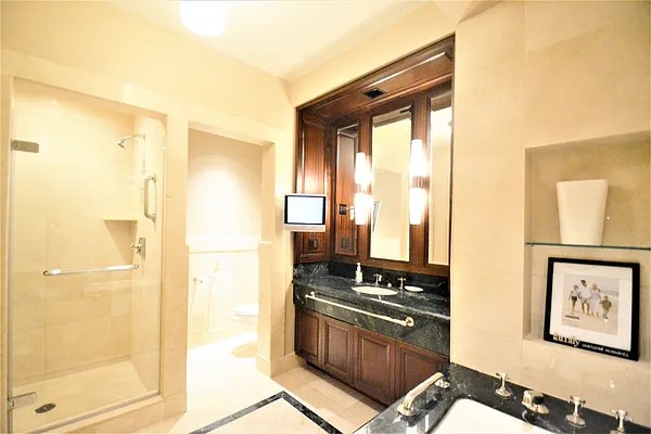 Rented by Lasri Group Inc | media 17