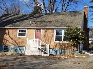 186 Simmonsville Ave, Johnston, RI 02919