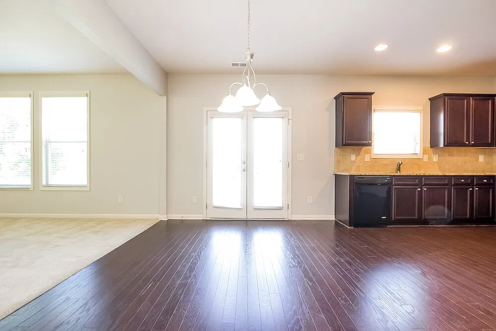 4 bed, 2.5 bath, 2216 sqft, $2,540 — Photo 4
