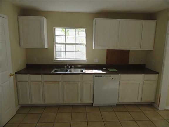 4th image of 5815 Southford St